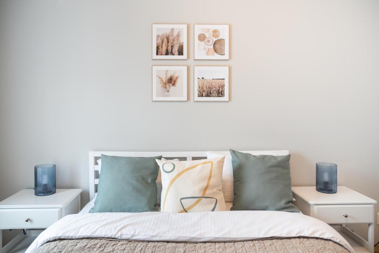 Wola Prime 2-bedroom Apartment